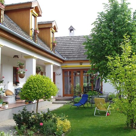 Rudolf'S Fogado Hotel Zsira Bagian luar foto