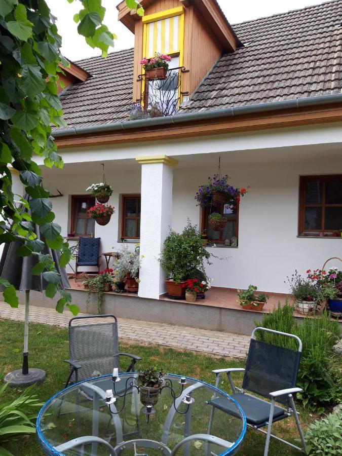 Rudolf'S Fogado Hotel Zsira Bagian luar foto