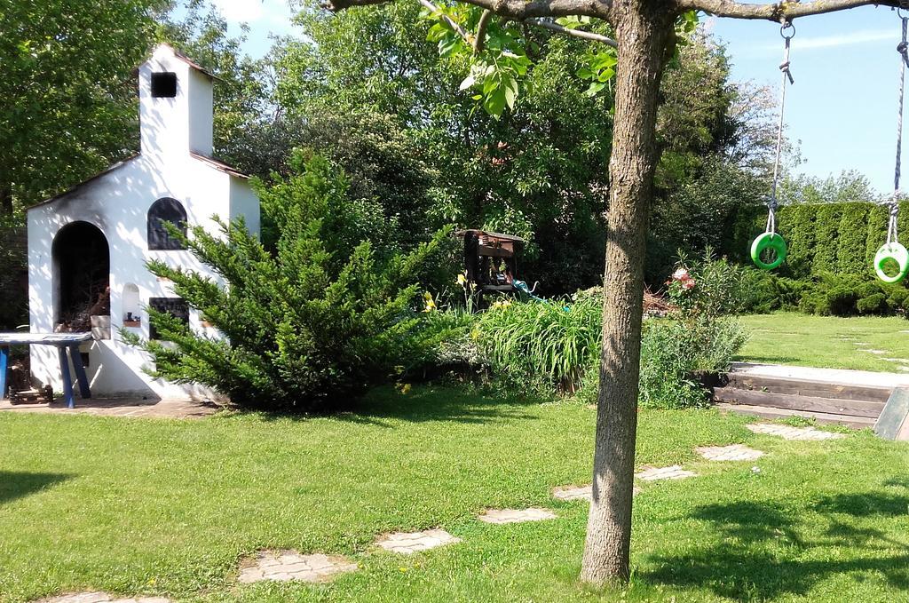 Rudolf'S Fogado Hotel Zsira Bagian luar foto